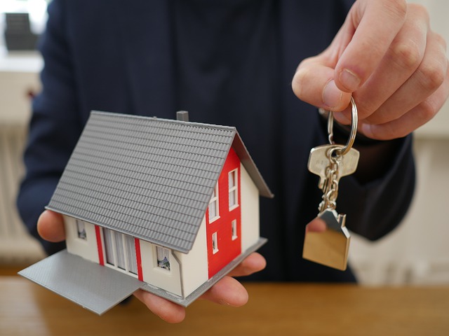 Zapomeňte na hypotéku, bydlet můžete i s malým úvěrem